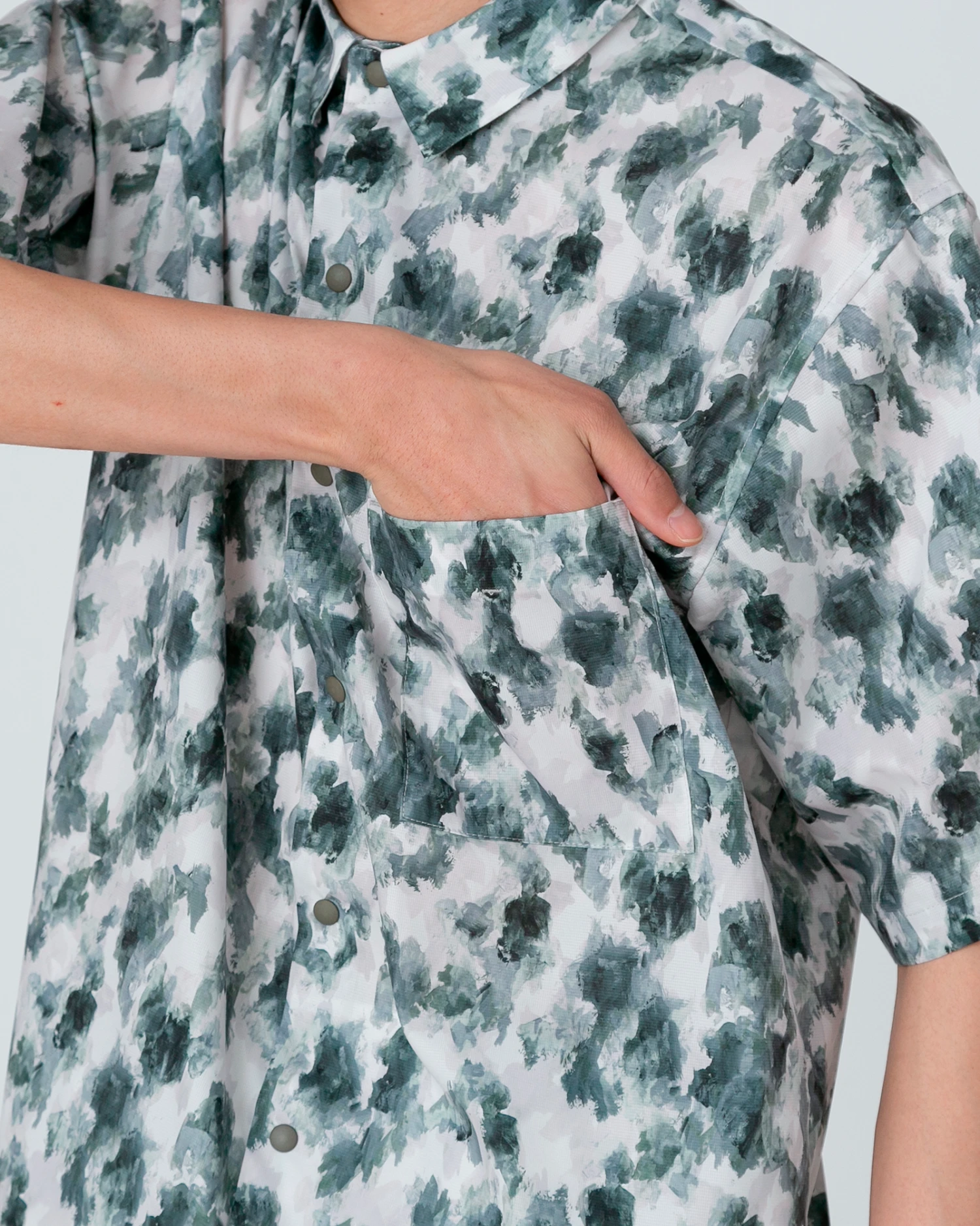 Snow Peak Printed Breathable Quick Dry Shirt – Lightweight Outdoor Snap Button Top 11 Snow Peak Printed Breathable Quick Dry Shirt – Lightweight Outdoor Snap Button Top - Image 9