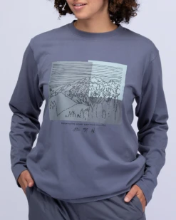 Mt. Echigo Komagatake Graphic Long Sleeve T-Shirt - Organic Cotton Wrinkle-Resistant Top 10 Mt. Echigo Komagatake Graphic Long Sleeve T-Shirt - Organic Cotton Wrinkle-Resistant Top -Snow Peak Shop TS 22AU006 Hero 04