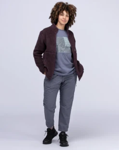 Mt. Echigo Komagatake Graphic Long Sleeve T-Shirt - Organic Cotton Wrinkle-Resistant Top 11 Mt. Echigo Komagatake Graphic Long Sleeve T-Shirt - Organic Cotton Wrinkle-Resistant Top -Snow Peak Shop TS 22AU006 alt 02