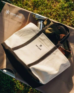 Snow Peak Canvas Noasobi Tote Large -Snow Peak Shop canvas tote L ec ac 20su003 lifestyle 01