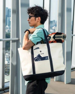 Snow Peak Canvas Noasobi Tote Large -Snow Peak Shop canvas tote L ec ac 20su003 lifestyle 03 1