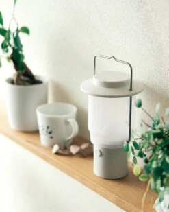 Snow Peak Home & Camp Lantern 23 Snow Peak Home & Camp Lantern -Snow Peak Shop es 080 bk lifestyle 11