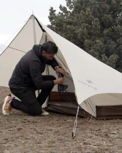 Snow Peak Penta Ease 1 Inner Tent in Ivory – Minimalist Solo Shelter -Snow Peak Shop ivory penta tarp stp 381 iv us lifestyle 07